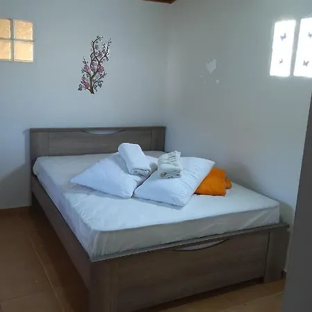 & Christina Apartment Sarti