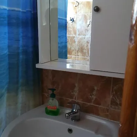 & Christina شقة سارتي