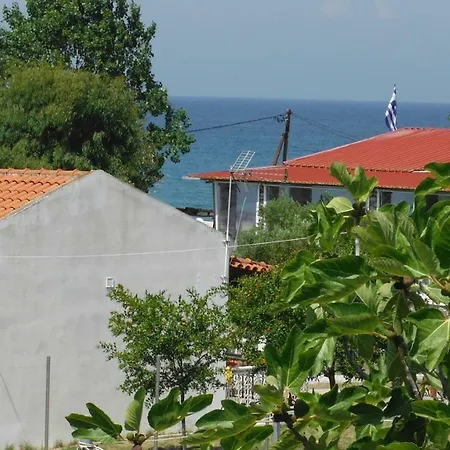 & Christina 公寓 萨尔蒂