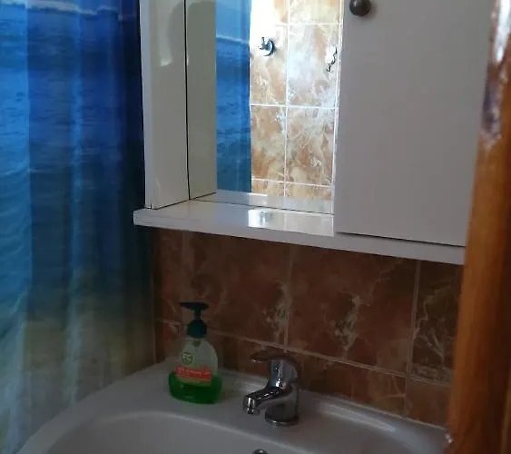 & Christina 公寓 萨尔蒂